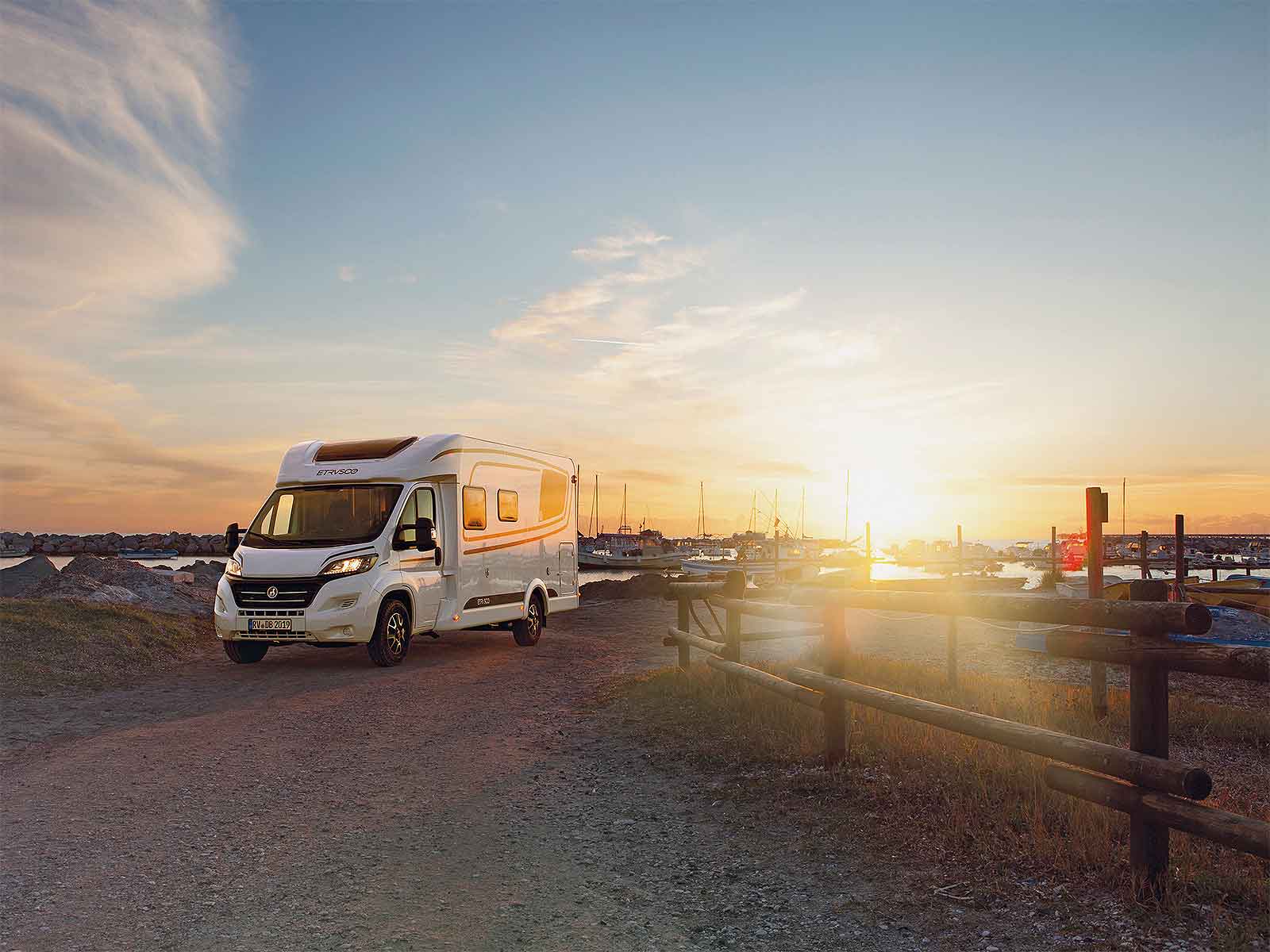 Acheter et vendre des camping-cars, caravanes, véhicules neufs et d'occasion sur le Marché du caravaning suisse